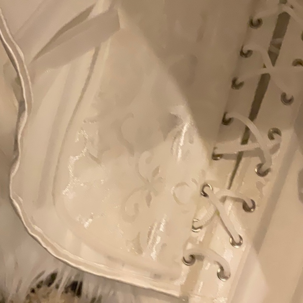 Pure White Brocade Waist Cinching Lace Up Corset - Picture 5 of 5